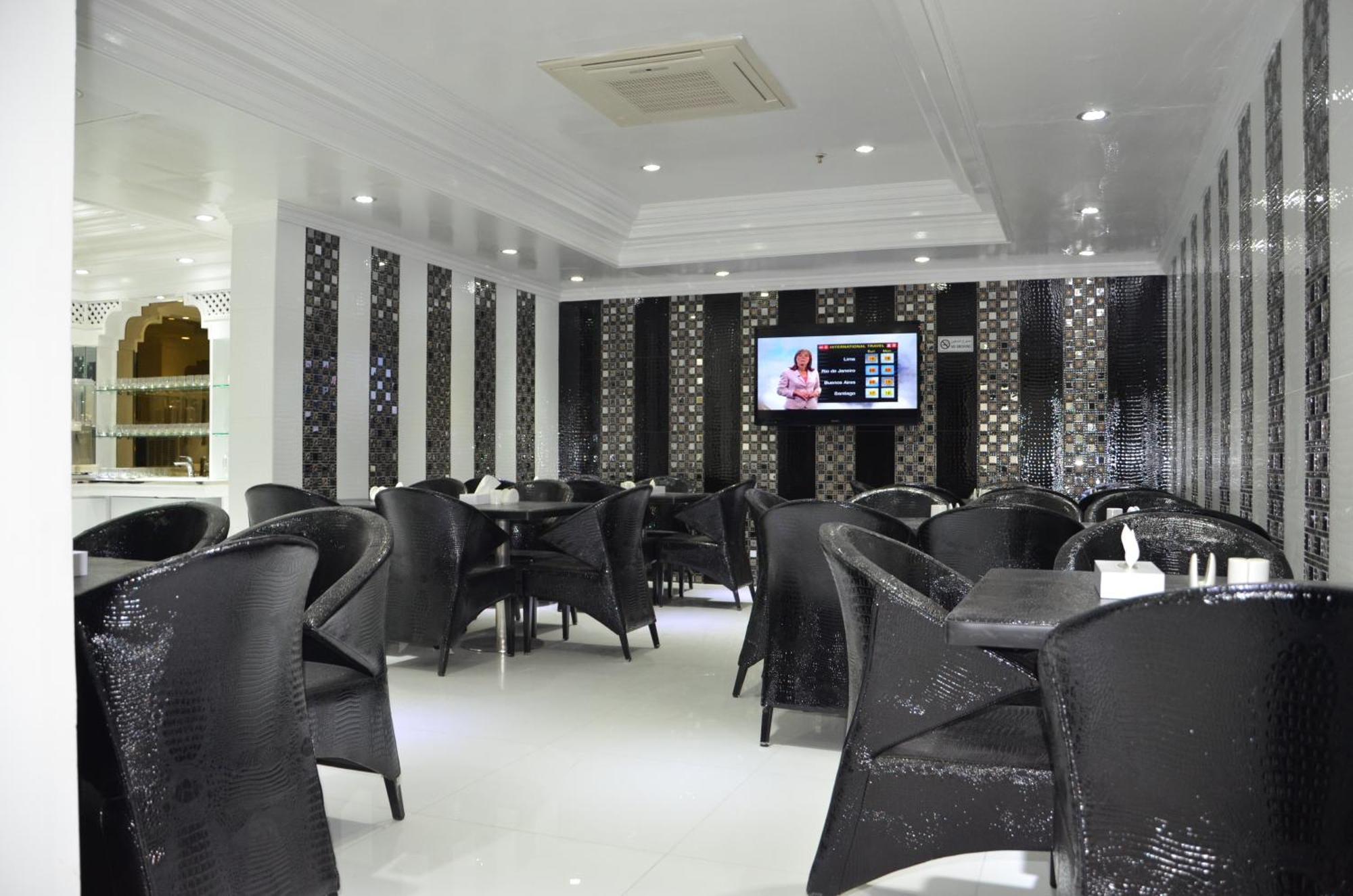 White Fort Hotel Dubai Eksteriør billede